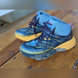 Hoka one one